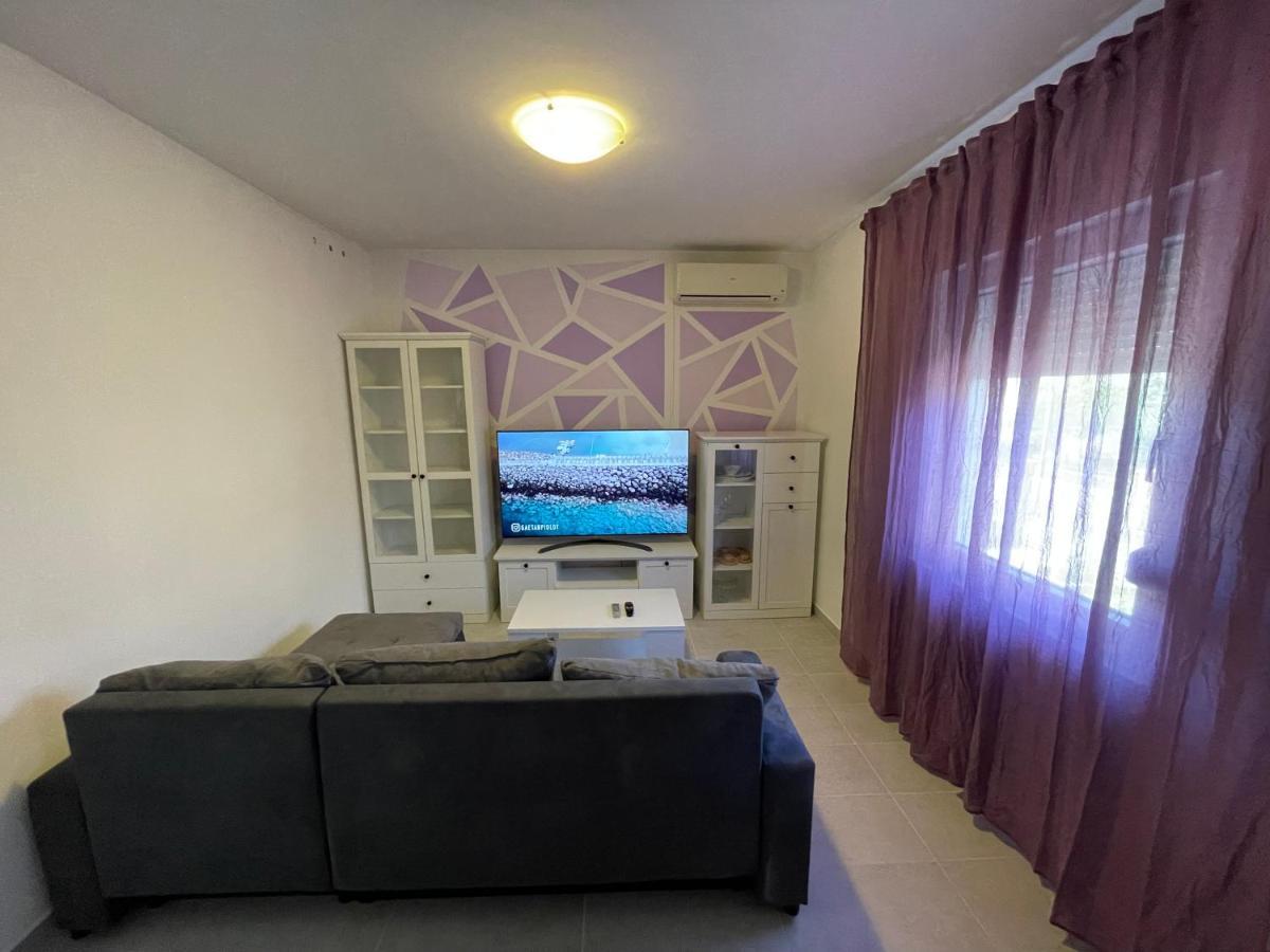 Ferienwohnung Apartman "Lima" Pula Exterior foto